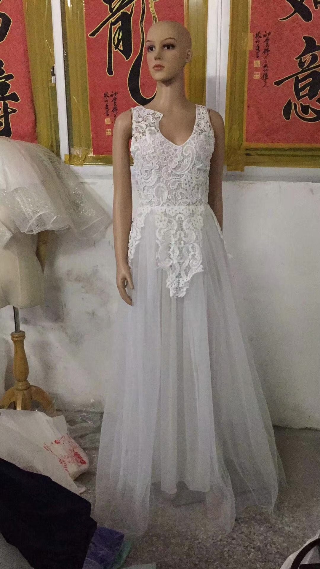 Women’s Floral Lace Wedding Dress