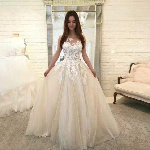 Women’s Floral Lace Wedding Dress